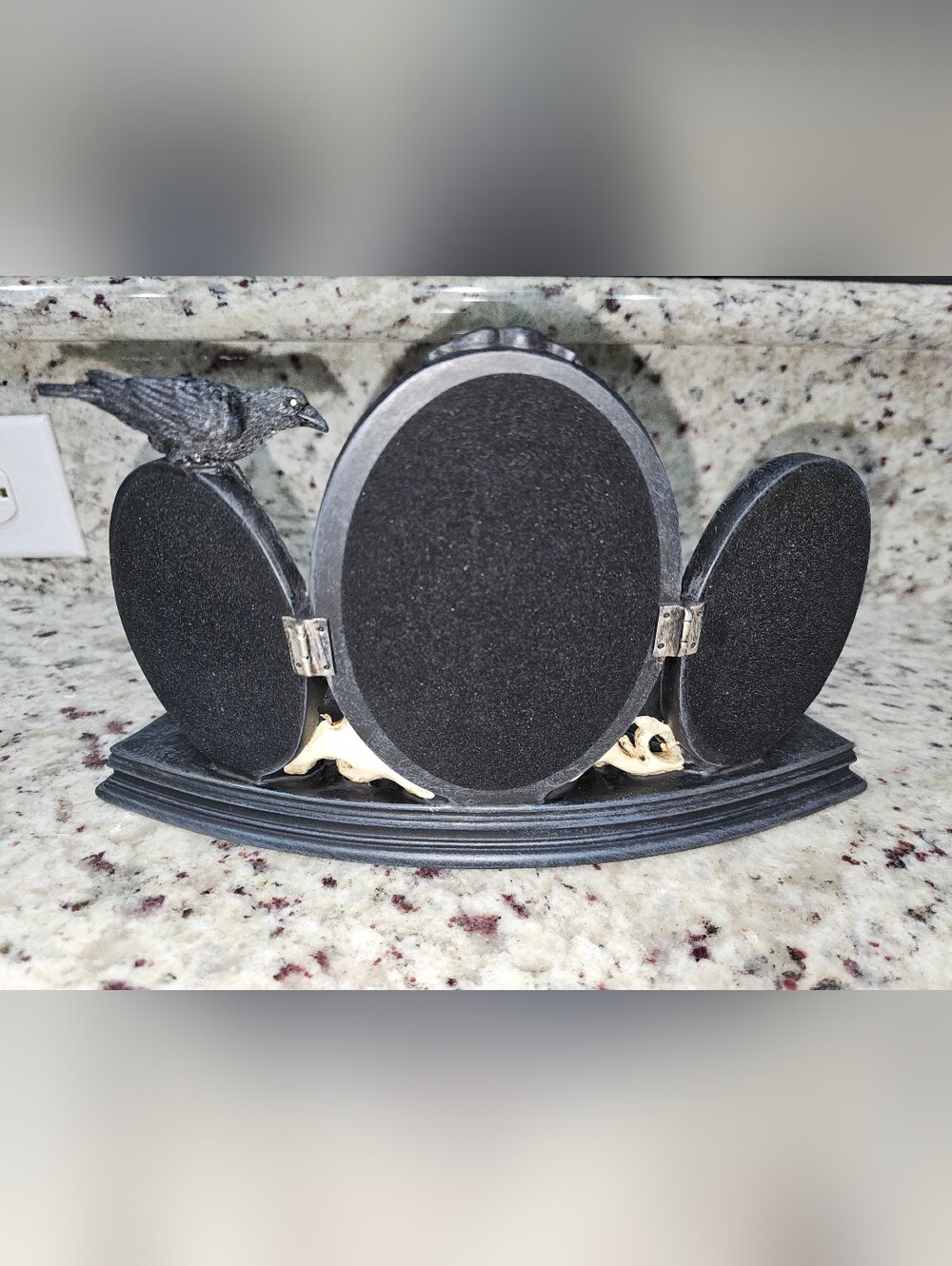 YANKEE CANDLE Raven Nights Mirror Triple Tea Light Candle - Picture 8 of 11